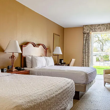 Hampton Inn Charleston-Historic District-3